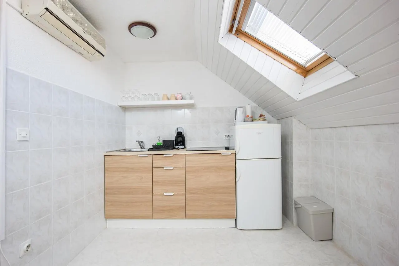 Top-Floor Apartment In Trogir Center
